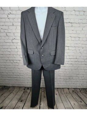 VTG Eagle Clothes Grey Pinestriped Full Suit Flat Front Notch Retro USA 42 33x32